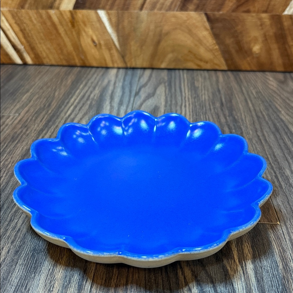Costa Nova Vibrant Blue Scalloped Salad/ Dessert Plate